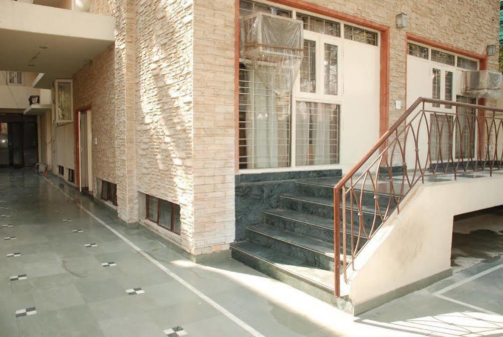 East End Retreat Bed & Breakfast Yeni Delhi Dış mekan fotoğraf