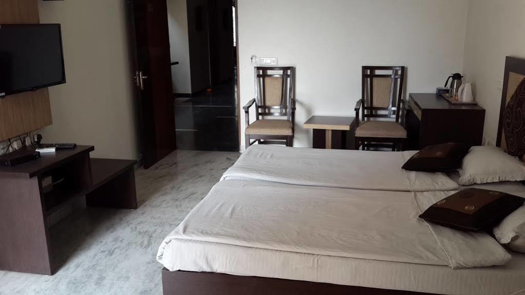 East End Retreat Bed & Breakfast Yeni Delhi Dış mekan fotoğraf